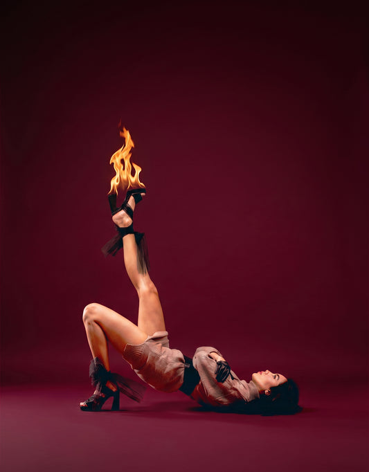 She commands (Negro)