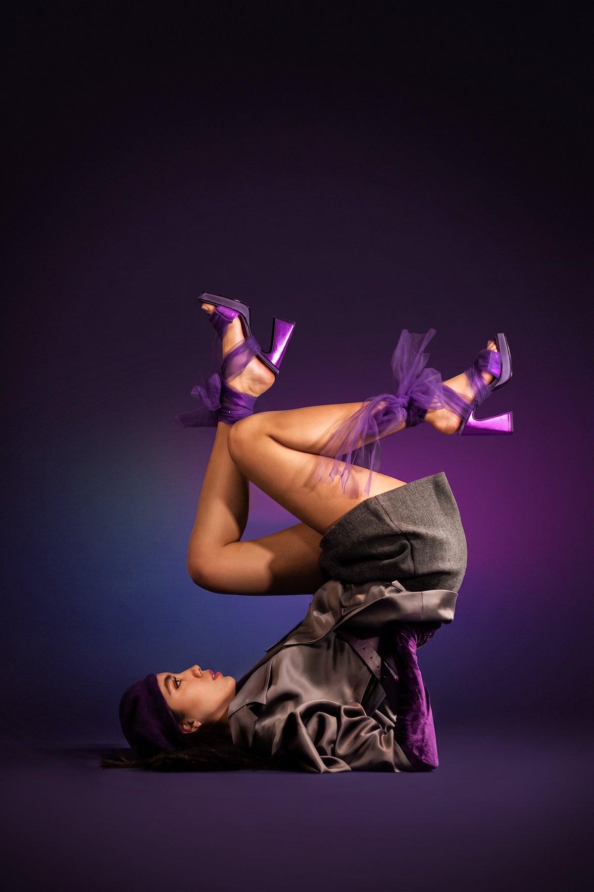 She manifests (Violeta)